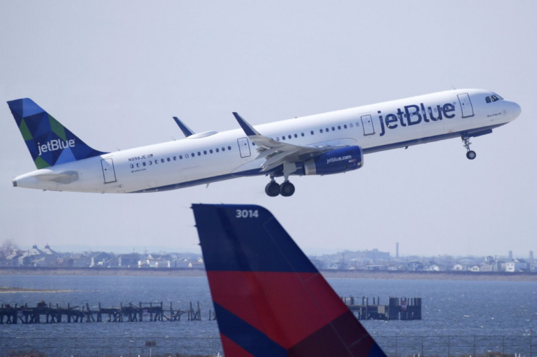 Transportation Department fines JetBlue $2M for ‘chronic flight delays’