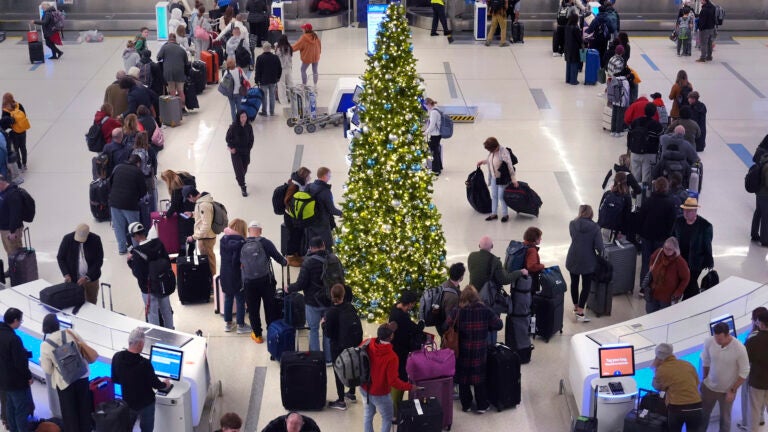 U.S. fines JetBlue $2 million for ‘chronic’ flight delays on several East Coast routes