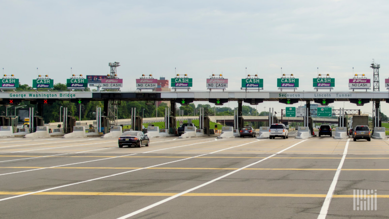 New York trucking group says Manhattan tolls burden industry