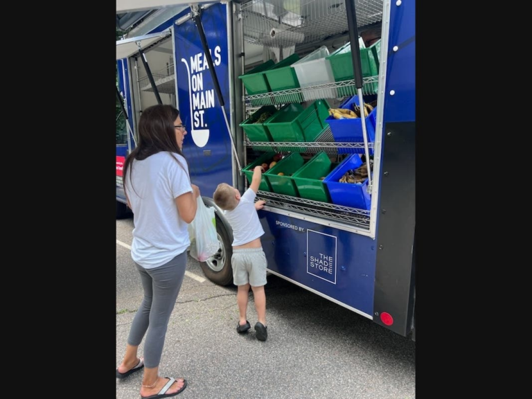 CCE Program Brings No-Cost, Farm-Fresh Food to Hudson Valley Residents