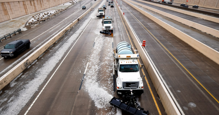TEXpress lanes closed in Dallas-Fort Worth as officials prep roads for wintry weather