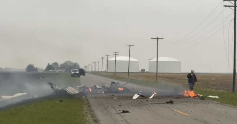 4 killed when small plane hits powerlines and crashes in central Illinois