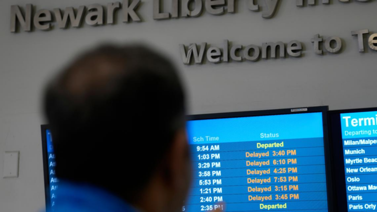 Software update keeps Newark radar online but delays continue