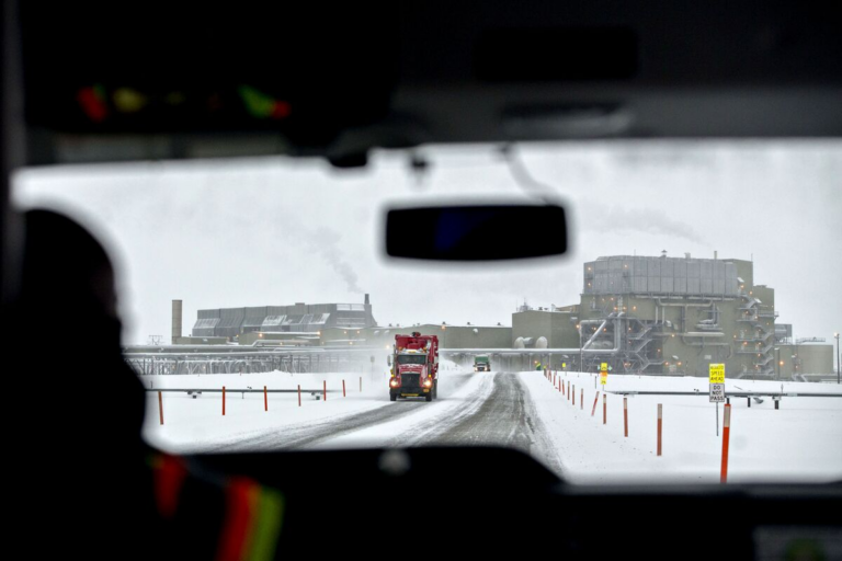 How to Move Freight Across the Icy Roads of Alaska