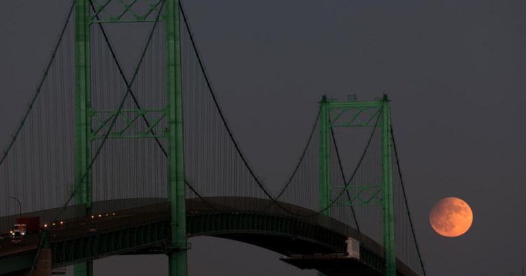 Port of L.A. plans to raise Vincent Thomas bridge faces headwinds