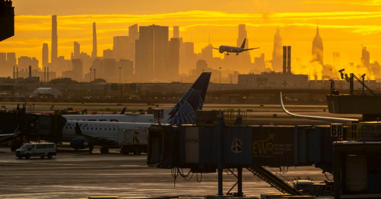 Air traffic controllers who duck unpaid work during the gov’t shutdown could be fired, Duffy warns