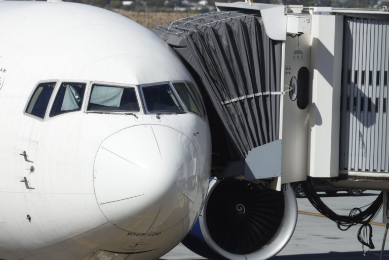 Partial airspace reduction planned if government shutdown continues