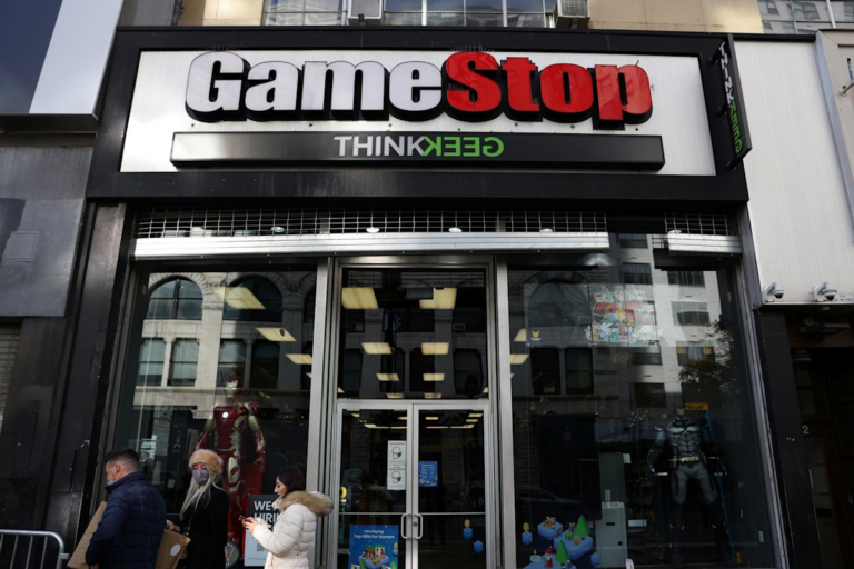 GameStop reportedly shuts down more than 400 US stores